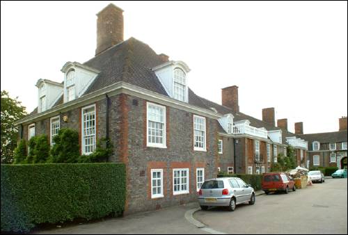 01-3 North Square